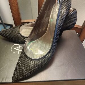 💖💖💖Adrianna Papell Classic Black Pointed-Toe Women's Pumps💖💖💖